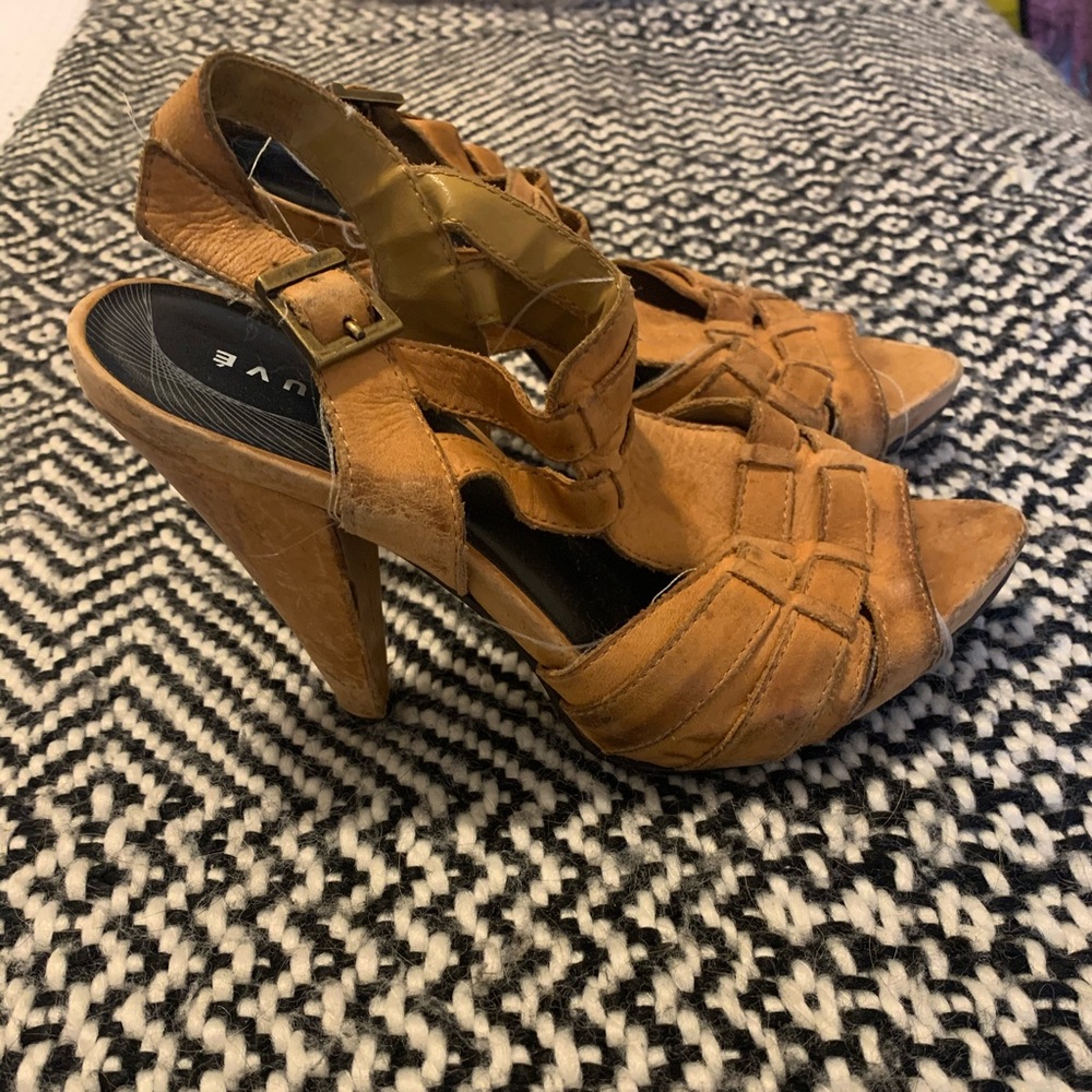 Trouve Heels - Picture 3 of 5